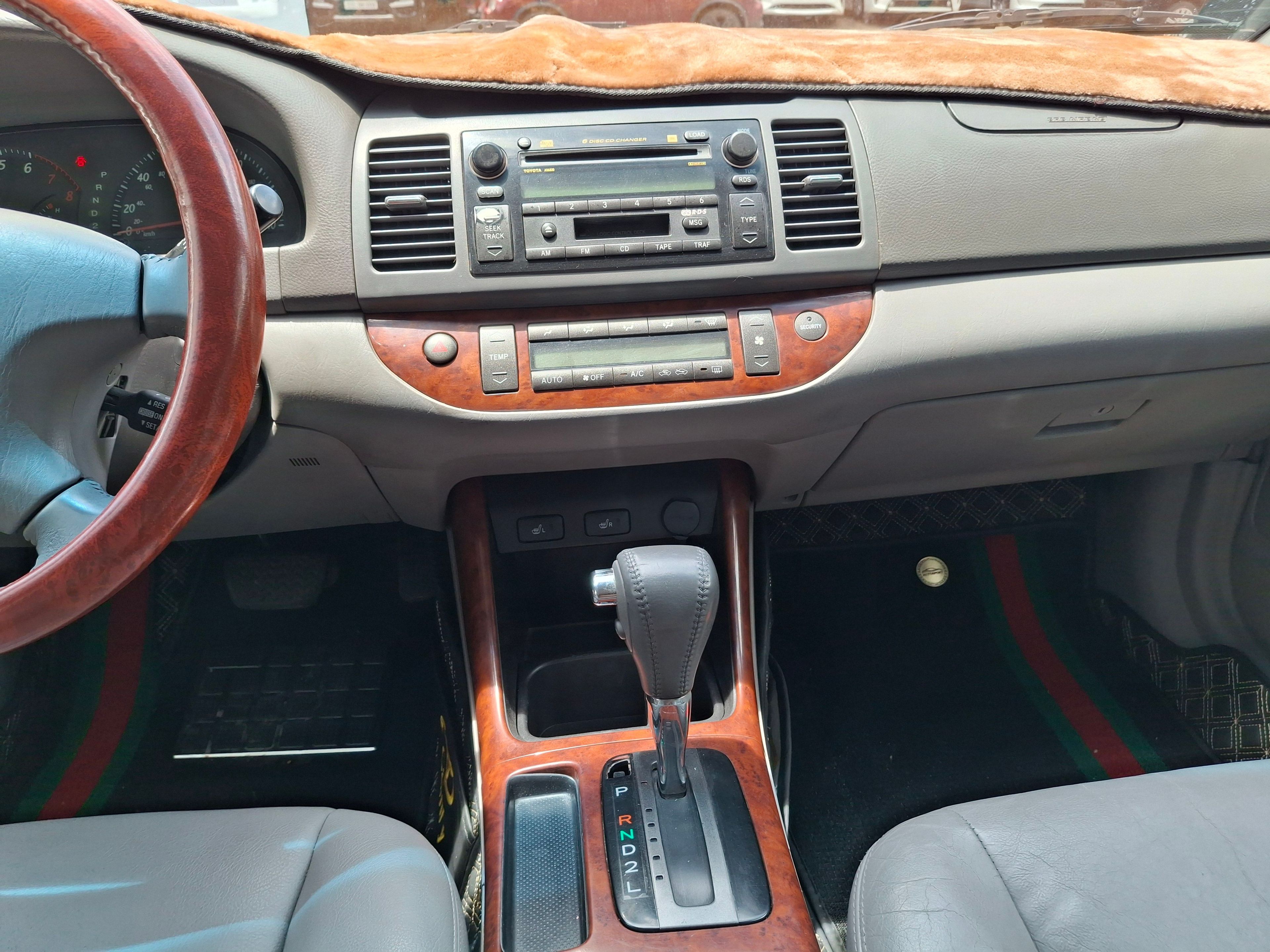 Toyota Camry XLE 2002