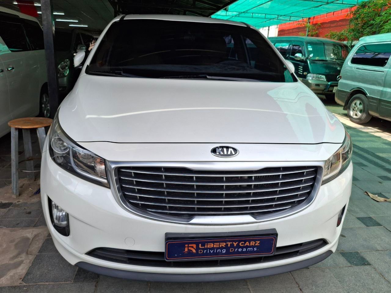 Kia Carnival 2015