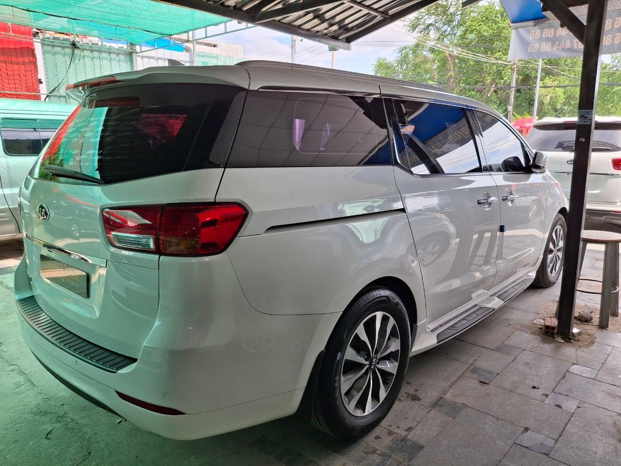 Kia Carnival 2015