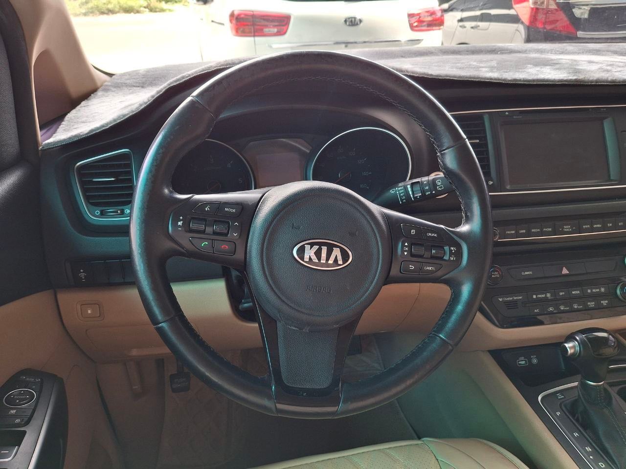 Kia Carnival 2015