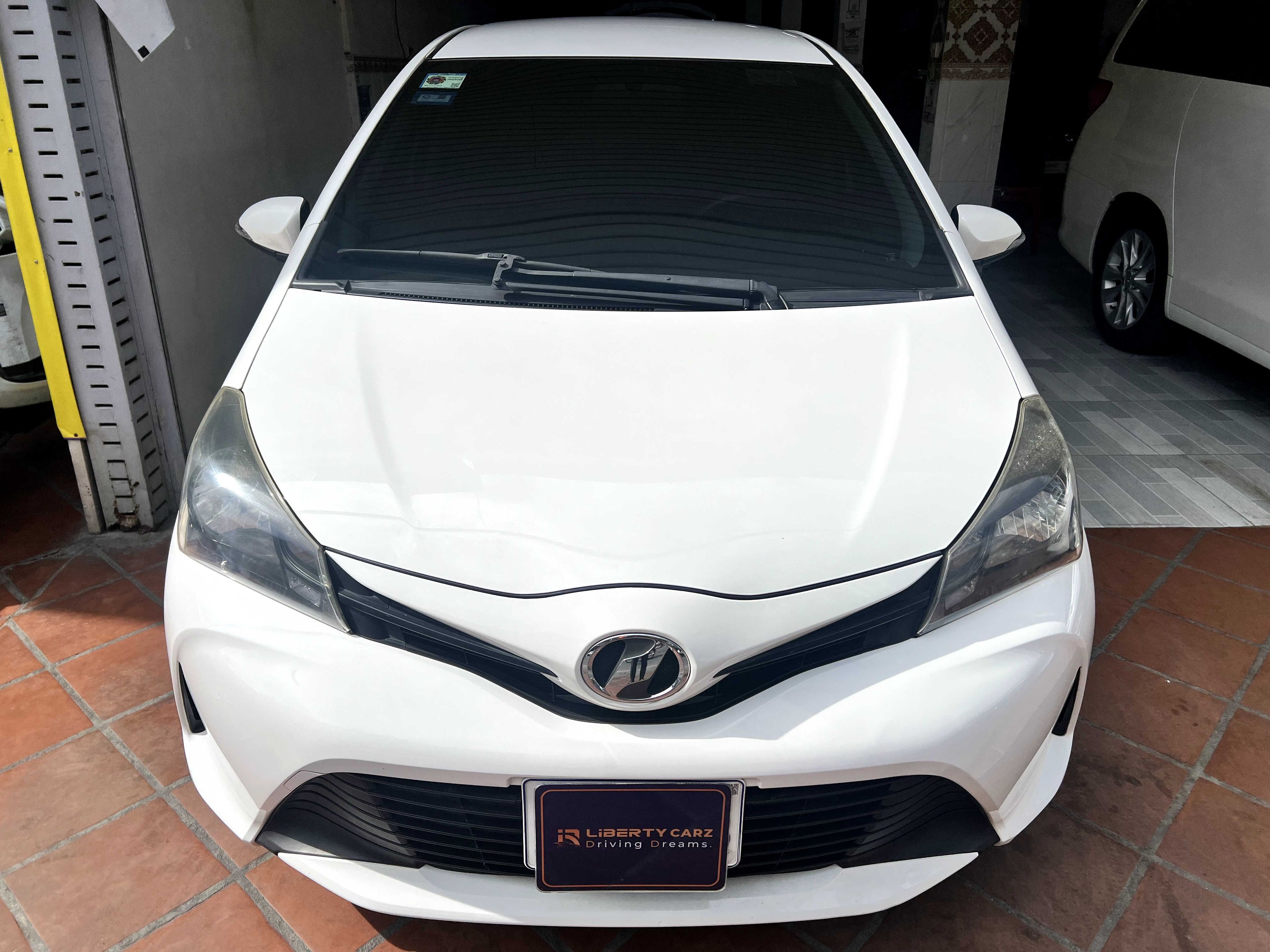 Toyota Vitz 2015