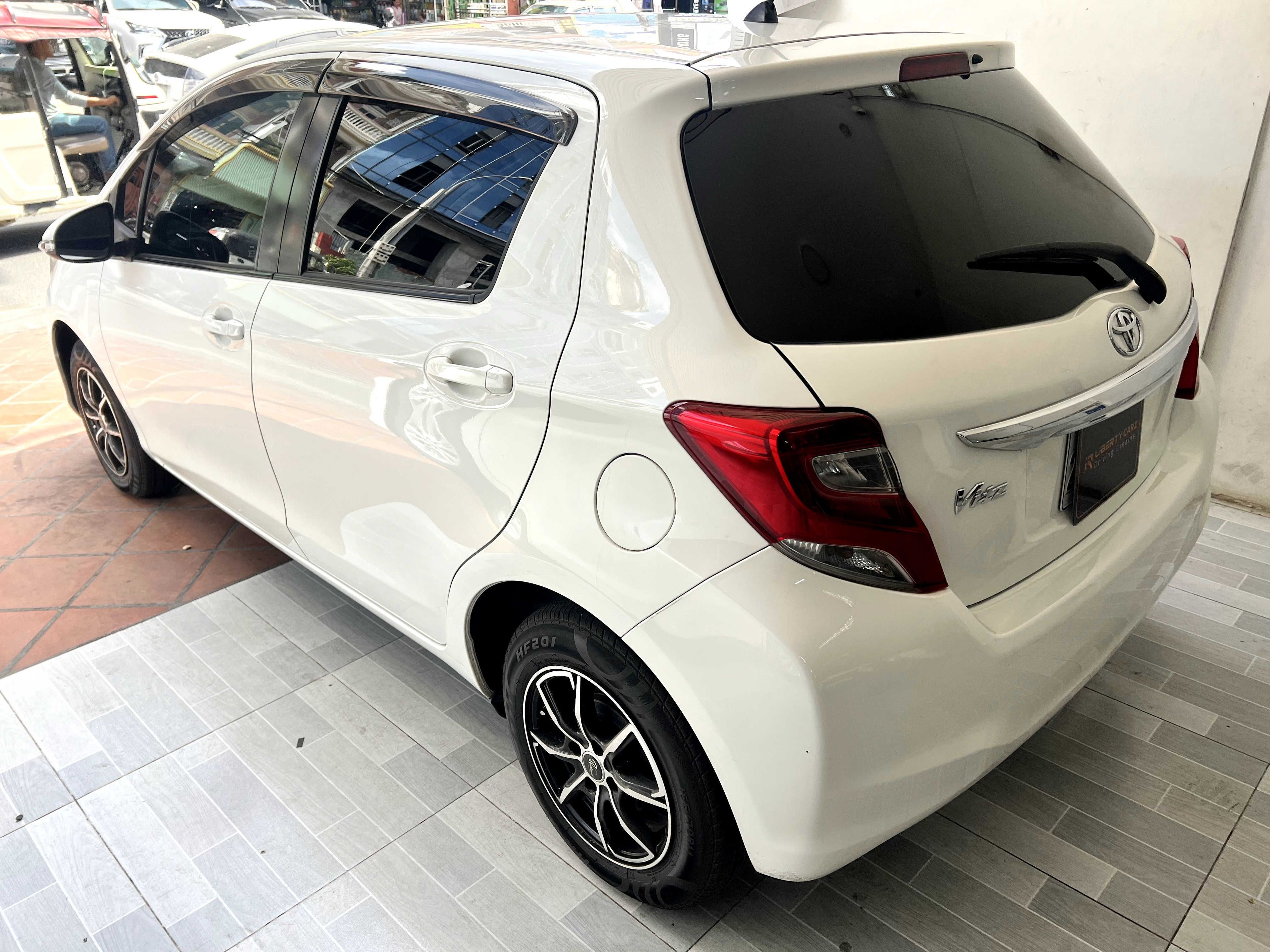 Toyota Vitz 2015