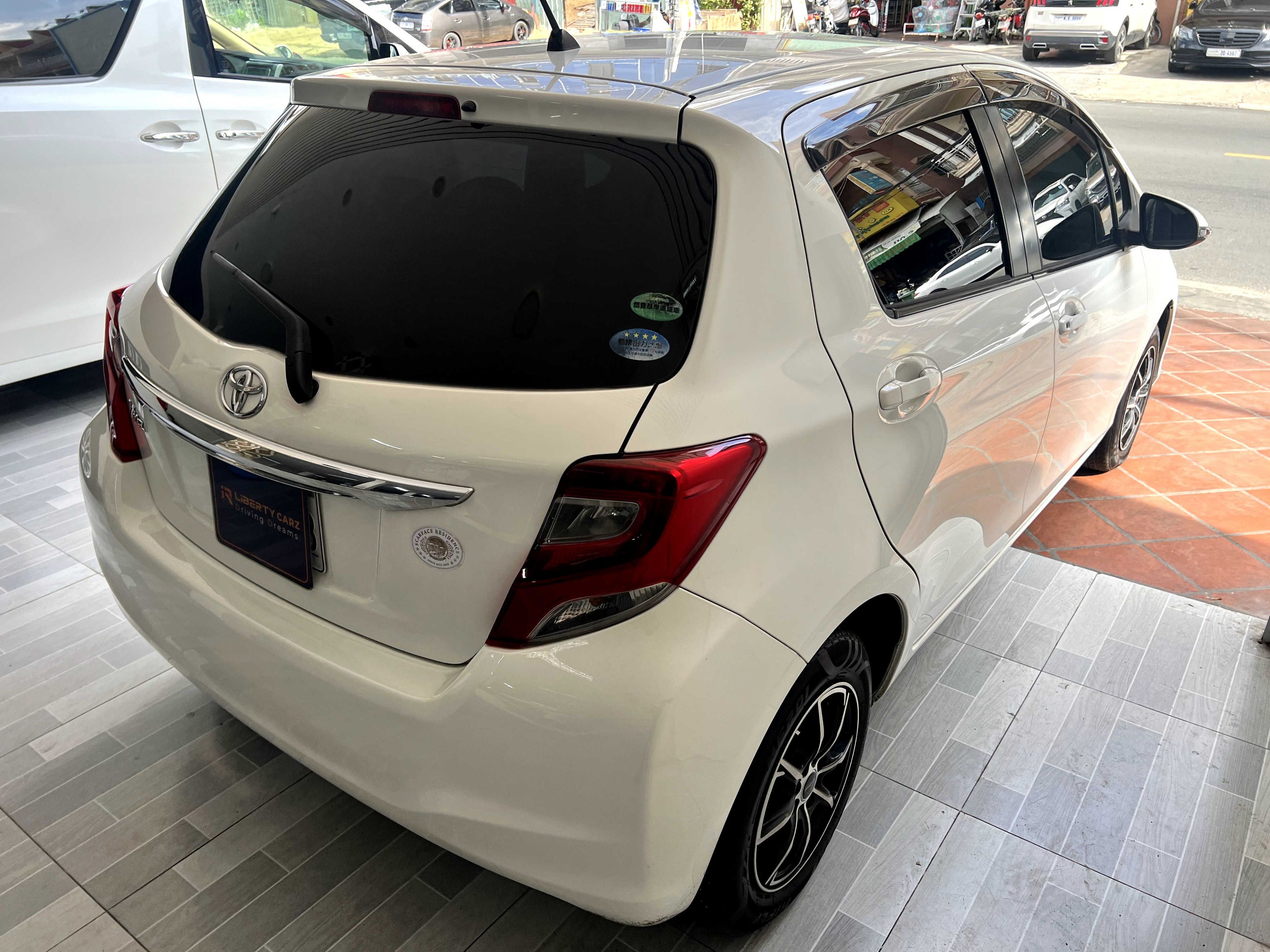 Toyota Vitz 2015