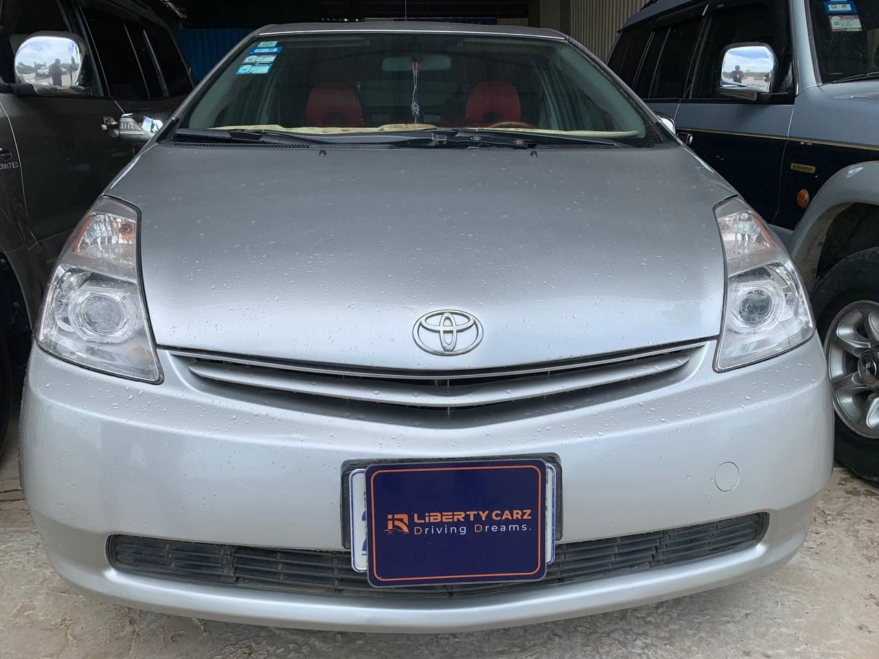 តូយ៉ូតា Prius 2004