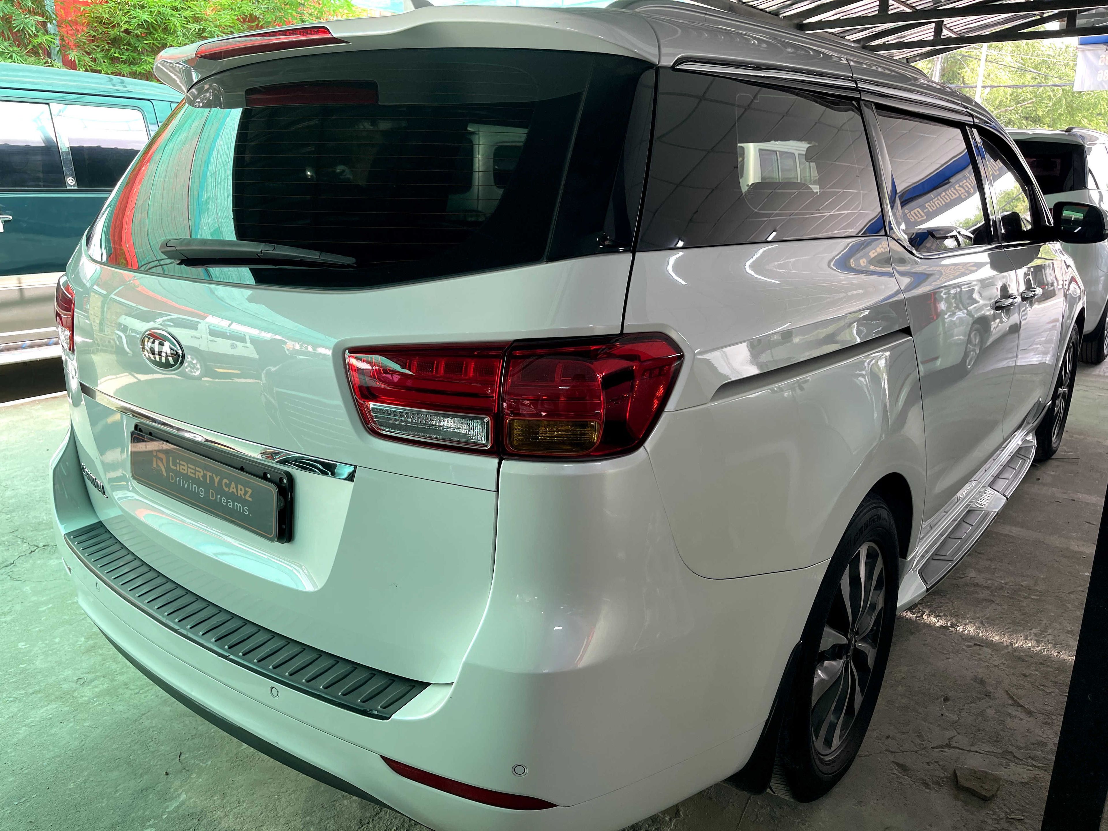 Kia Carnival 2015