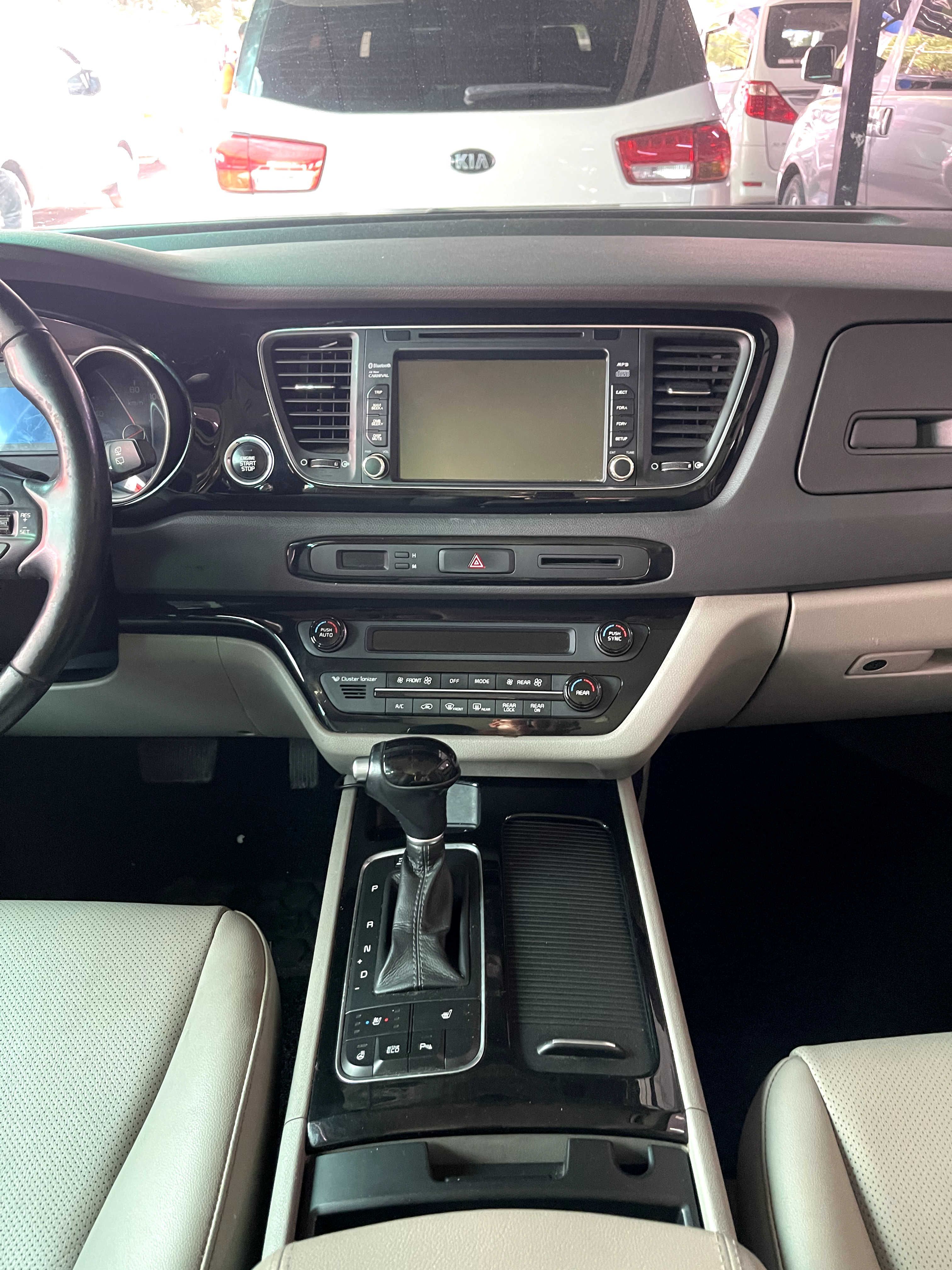 Kia Carnival 2015