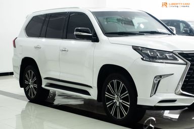 Lexus LX 570 2021