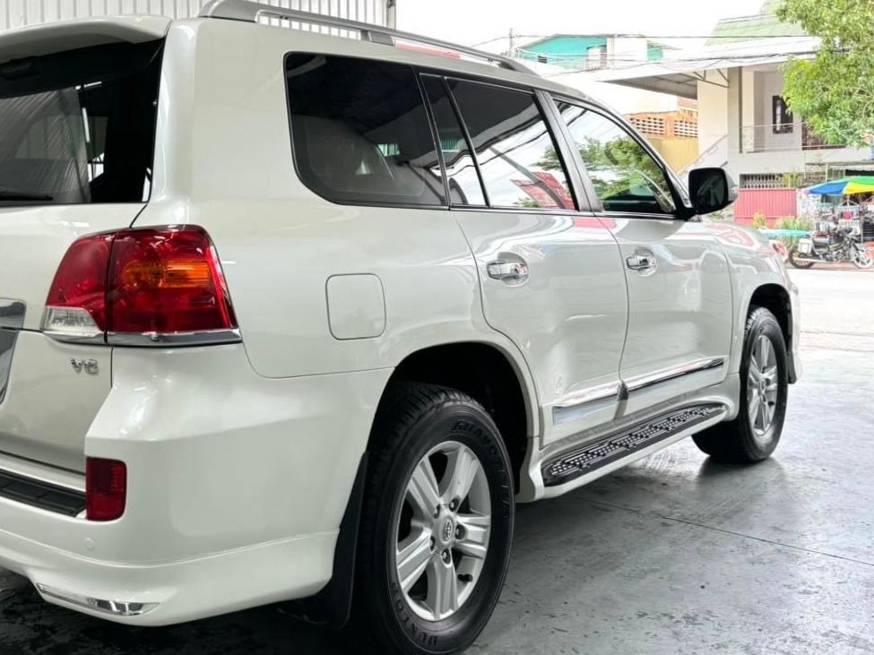 Toyota Land Cruiser GXR 2013