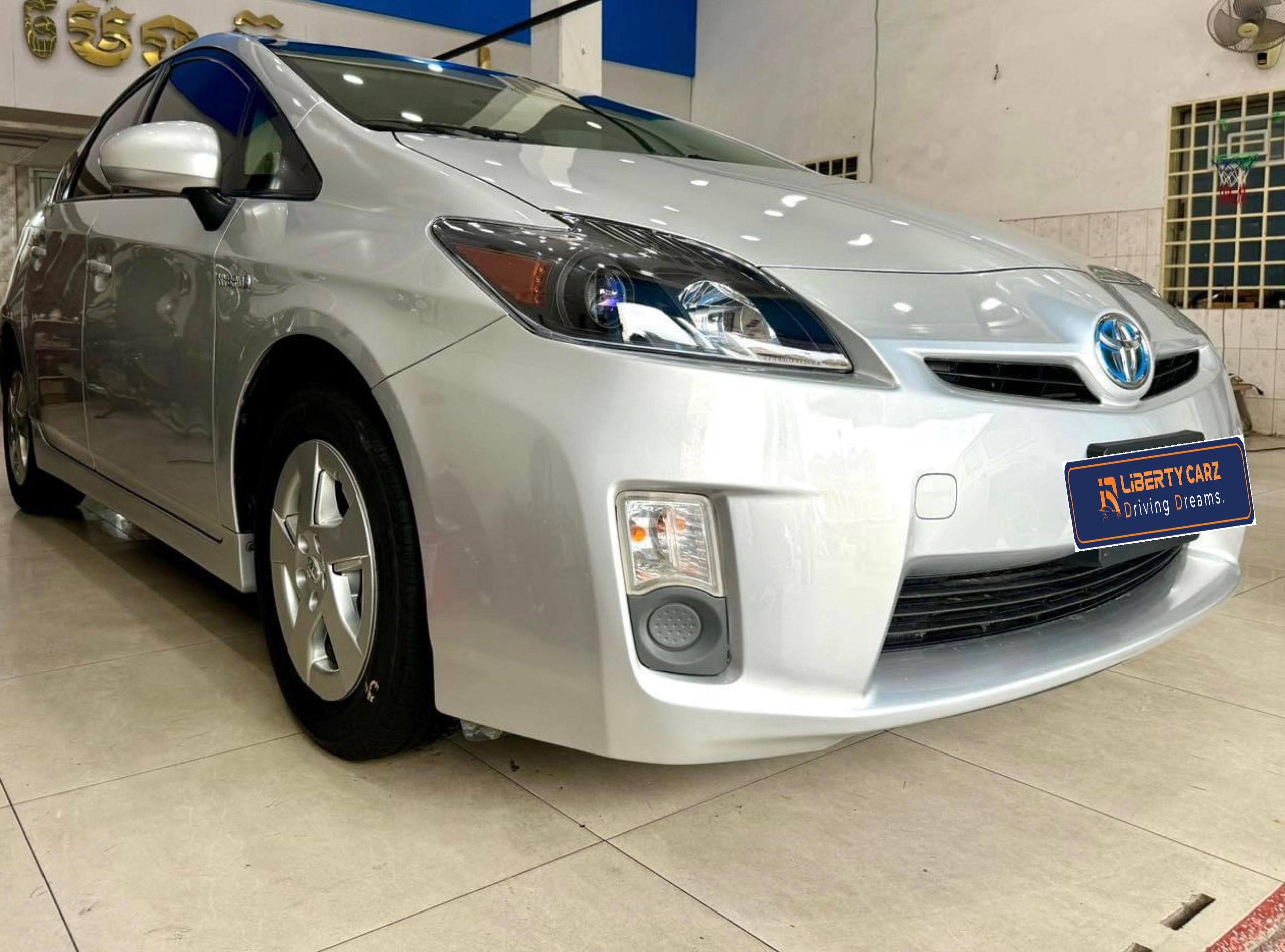 តូយ៉ូតា Prius 2011