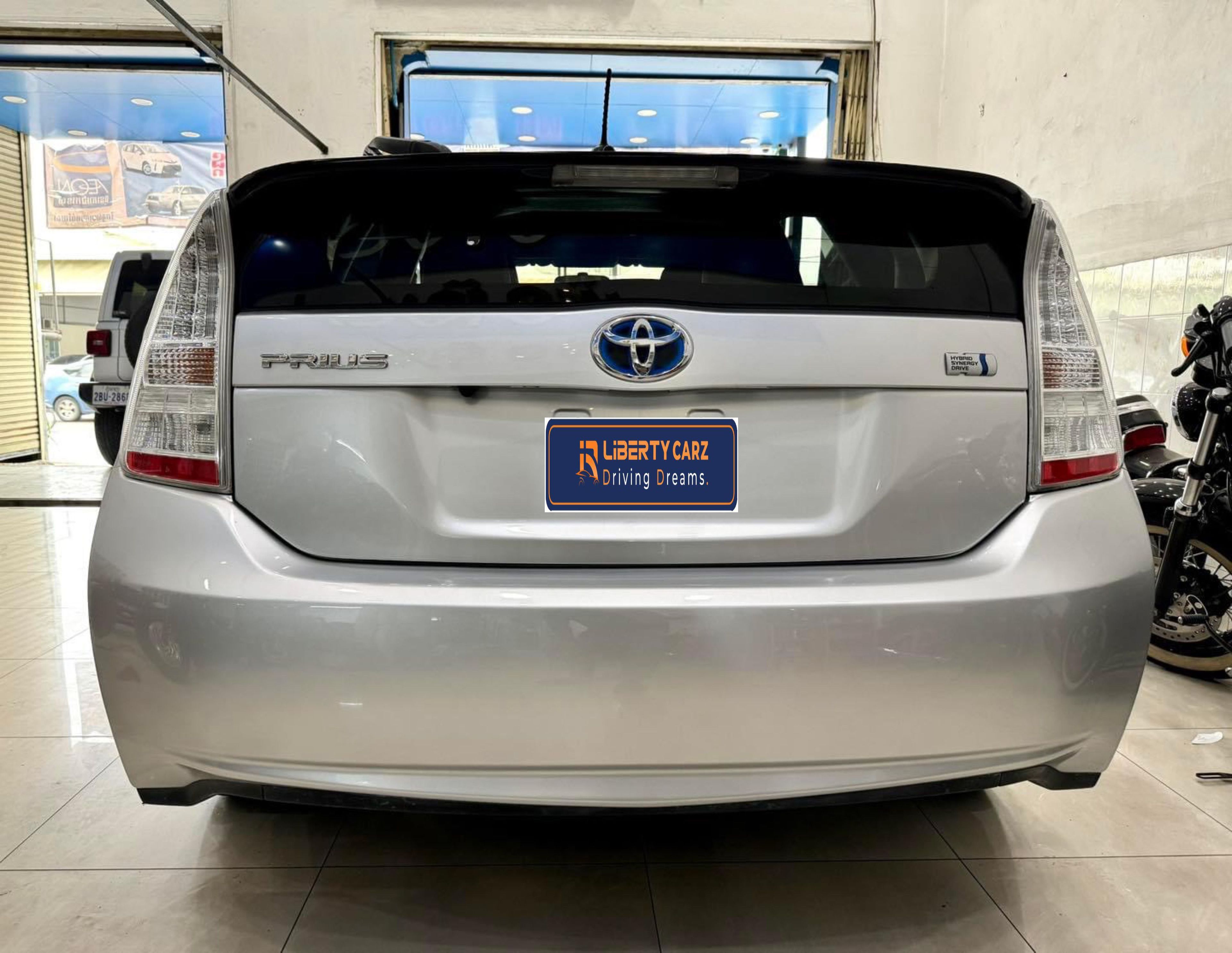 តូយ៉ូតា Prius 2011