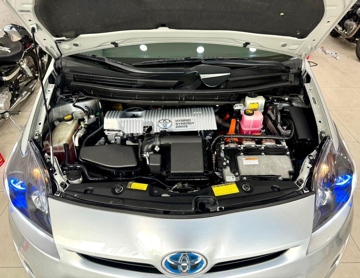 តូយ៉ូតា Prius 2011