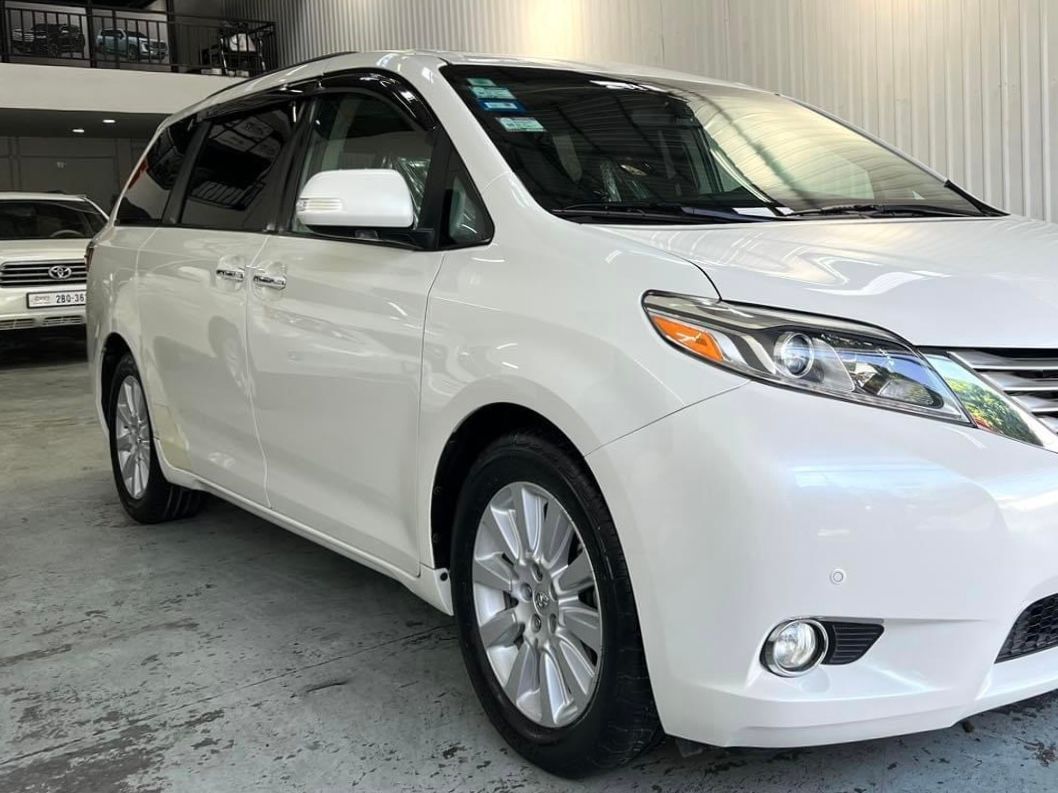 Toyota Sienna 2015