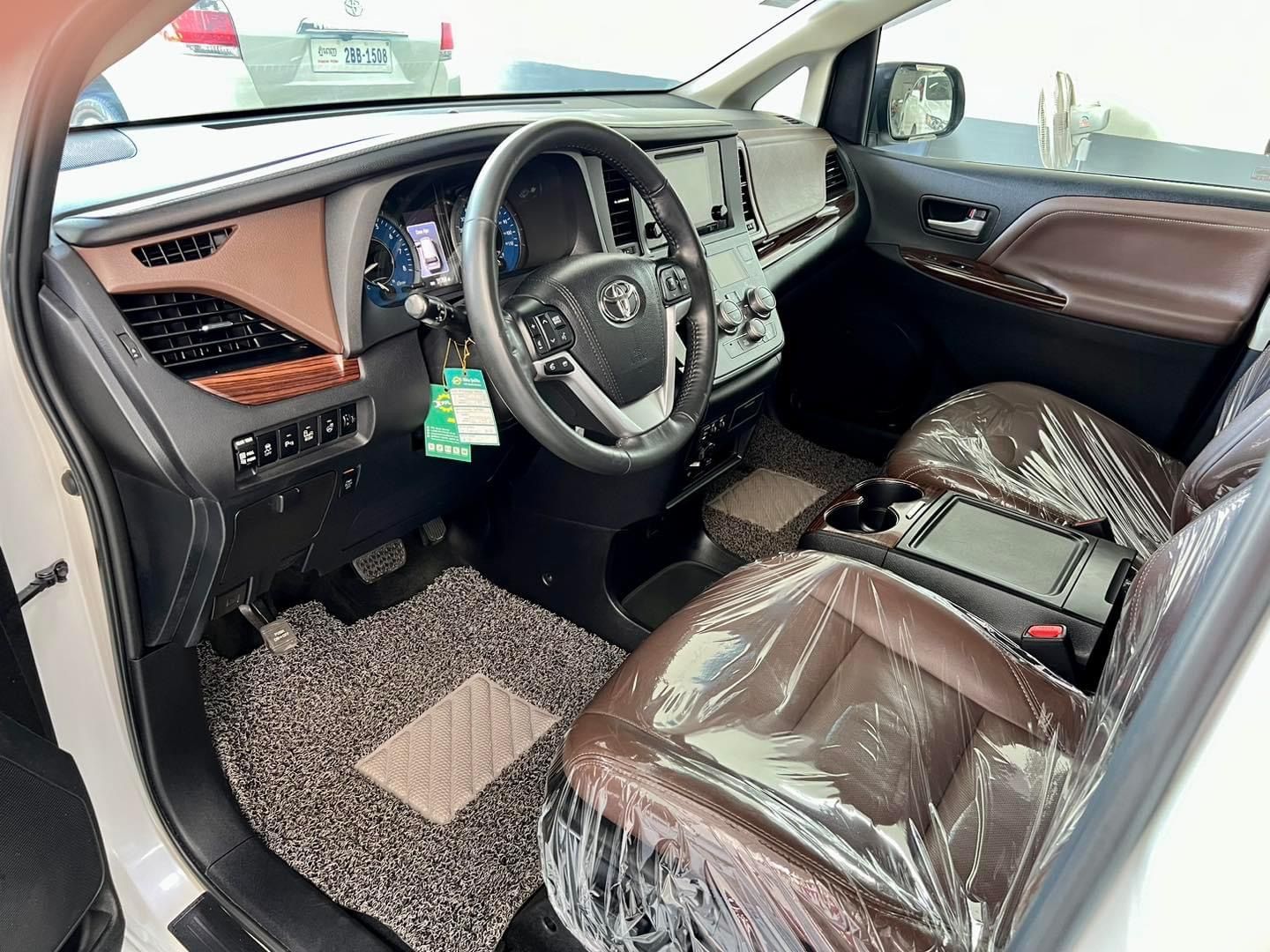 Toyota Sienna 2015