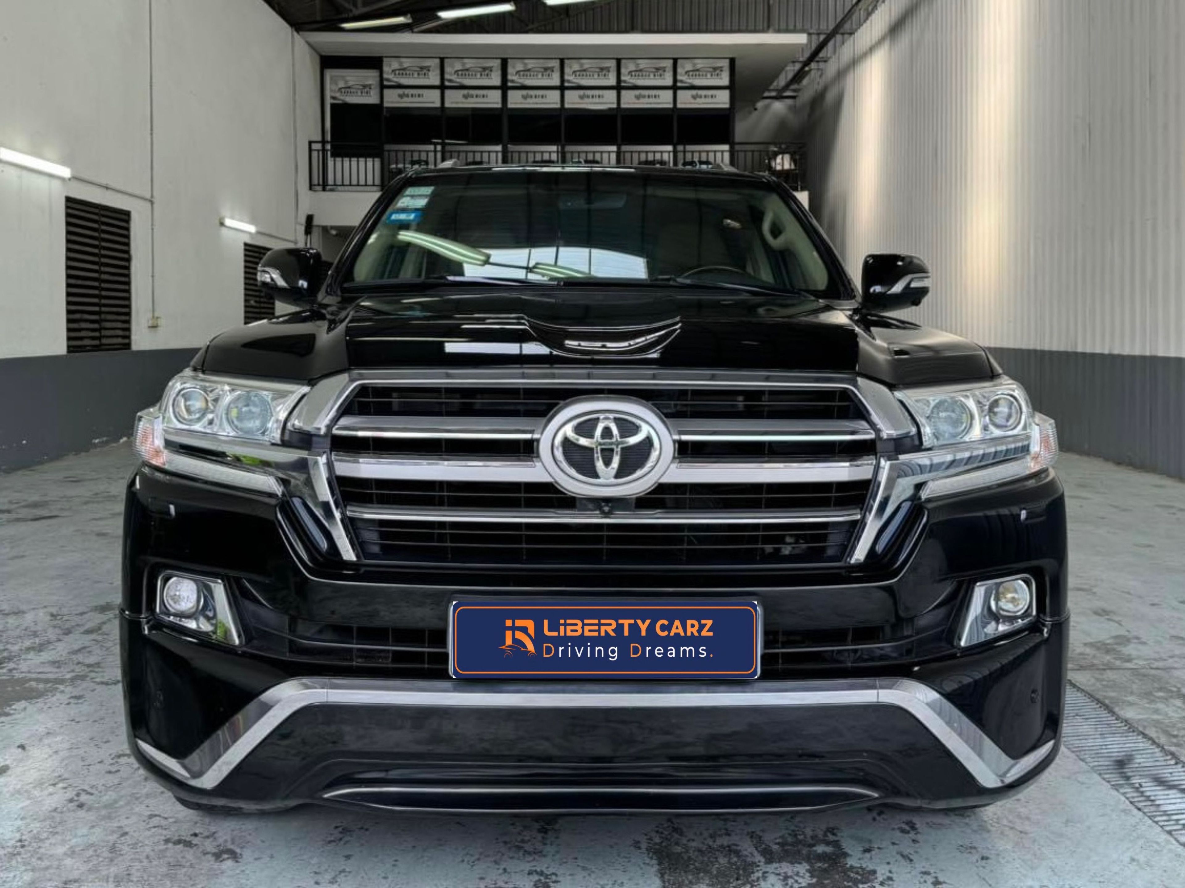 Toyota Land Cruiser GXR 2017