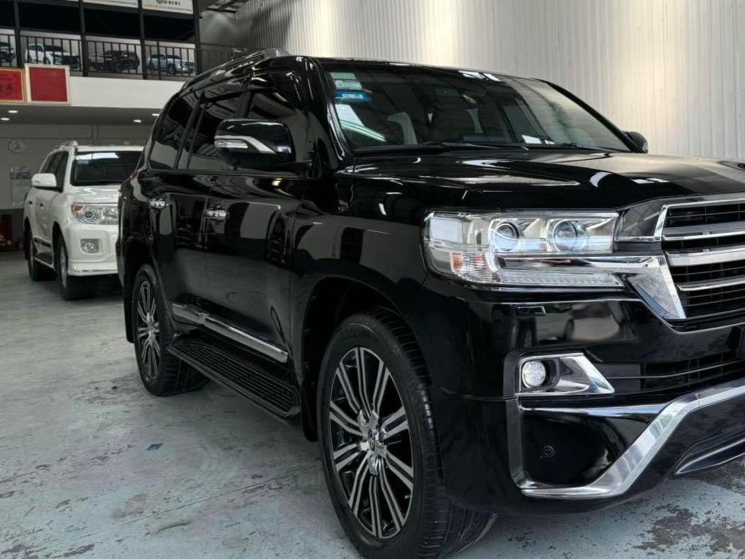 Toyota Land Cruiser GXR 2017