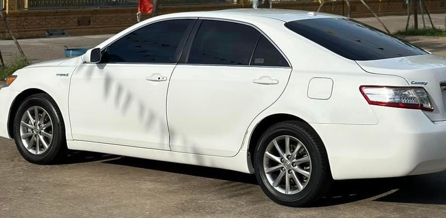 Toyota Camry Hybrid 2011