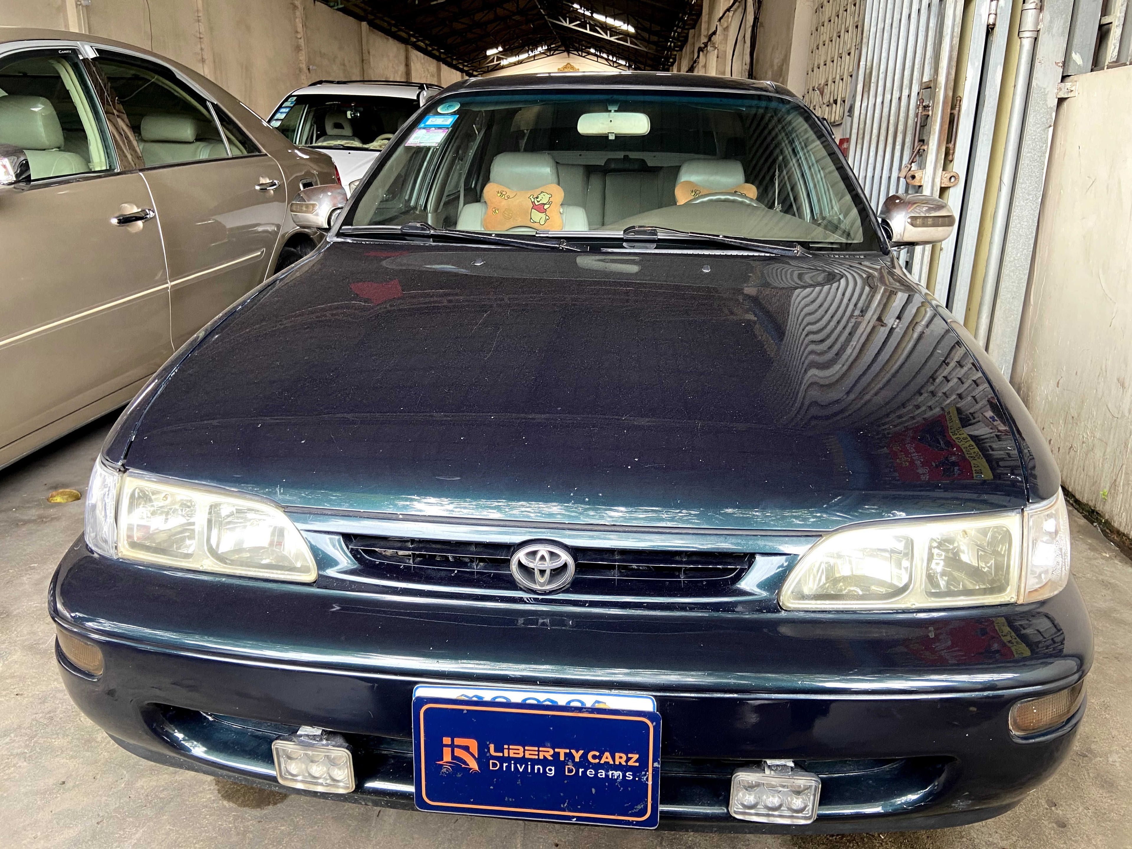 តូយ៉ូតា Corolla Cross Hybrid 1996