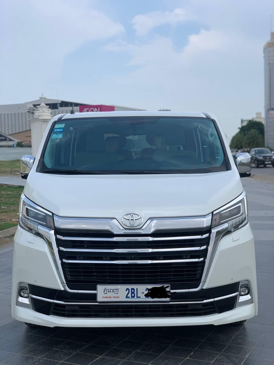 Toyota Granvia 2020forrent