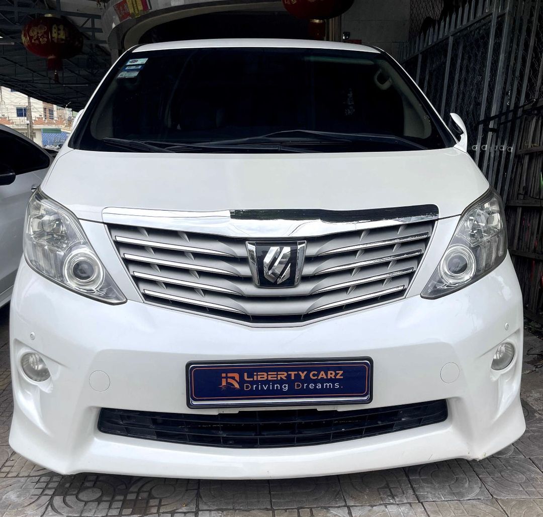 Toyota Alphard 2010forrent